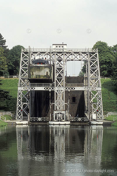 ascenceur  bateaux Bracquegnies
boat lift at Bracquegnies